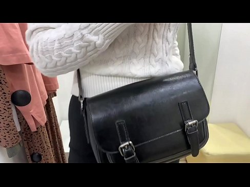 ❤️ Masturbasi publik dari jalang muda FeralBerry dengan dildo di kamar pas ❤ Porno pada kami id.porno-flix.ru ❤